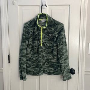 vineyard vines camo fleece size small